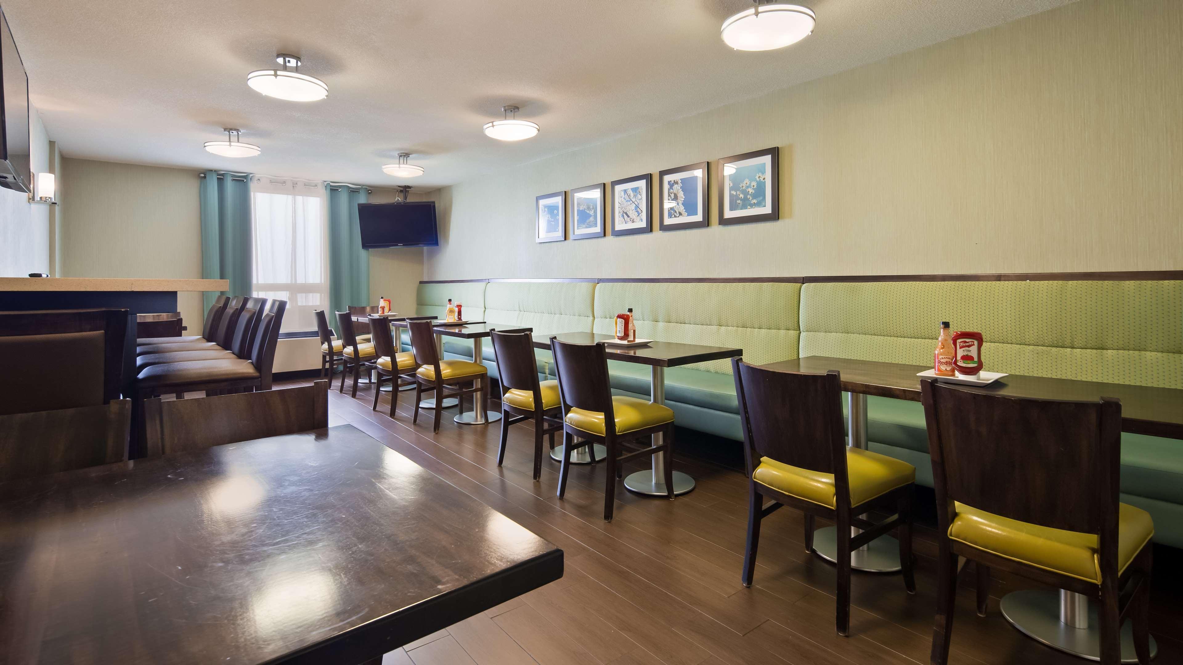 Best Western Plus Durham Hotel & Conference Centre オシャワ エクステリア 写真