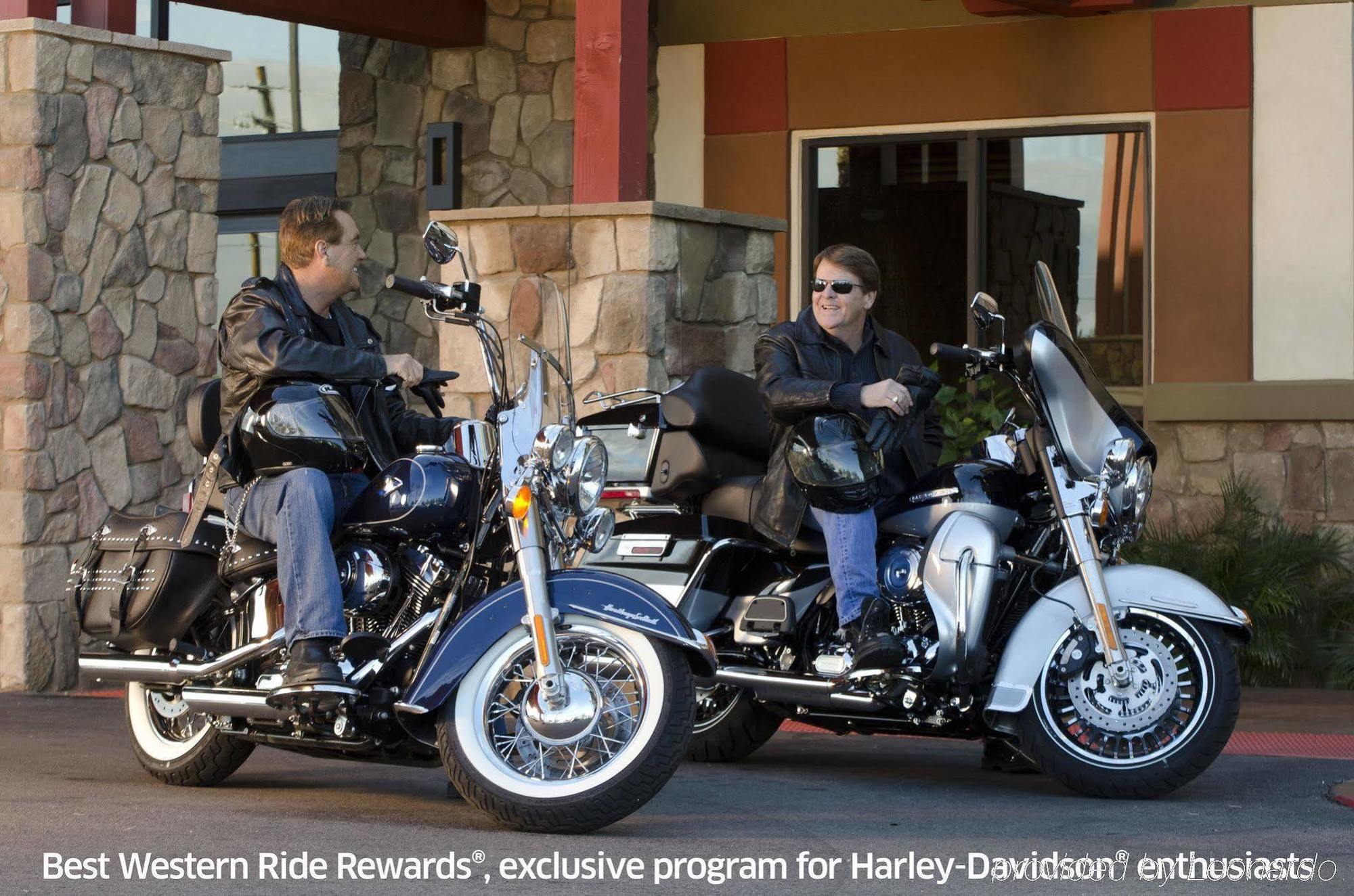Best Western Plus Durham Hotel & Conference Centre オシャワ エクステリア 写真